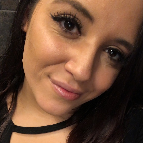 Meet your Posher, Katy - Picture 1 of 2